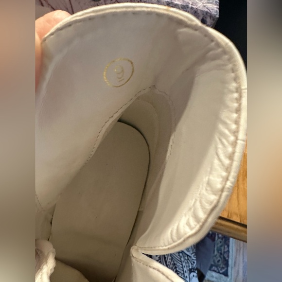 NIB LAICIGO V Cut Booties Slip On Faux Leather Boots Cream White Women’s Size 9 - Picture 5 of 7